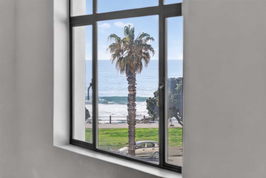 1 Bedroom Property for Sale in Sea Point Western Cape